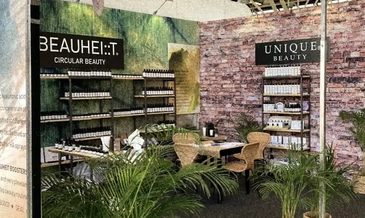 Beau Heit booth